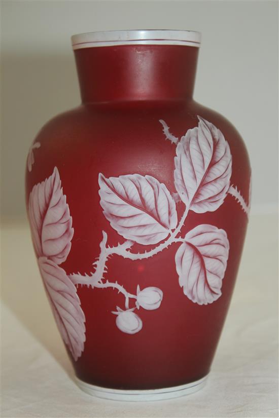 A Thomas Webb & Sons cameo glass vase, late 19th century, 15cm